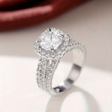 Kussen Halo Pavé Statement Ring