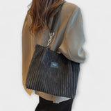 Hélène – Sac porté épaule en velours côtelé