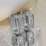 Pavelina Huggie Hoop Oorbellen