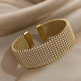 Elegante armband van gevlochten gaas met open ontwerp