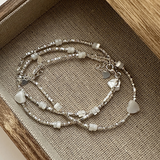 Collectie van klassieke vintage armbanden met kralen
